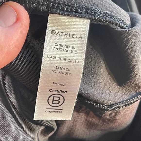 Athleta Trekkie north short, black, size 2 - Picture 10 of 12